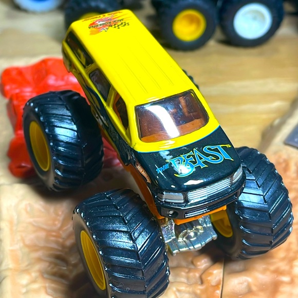 The Beast - Picture 2 of 3